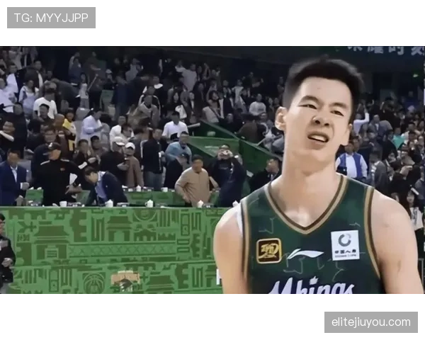 郭昊文训练完直接去夜店蹦到凌晨？